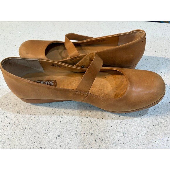 Tan Leather Korks Mary Janes - Picture 6 of 9